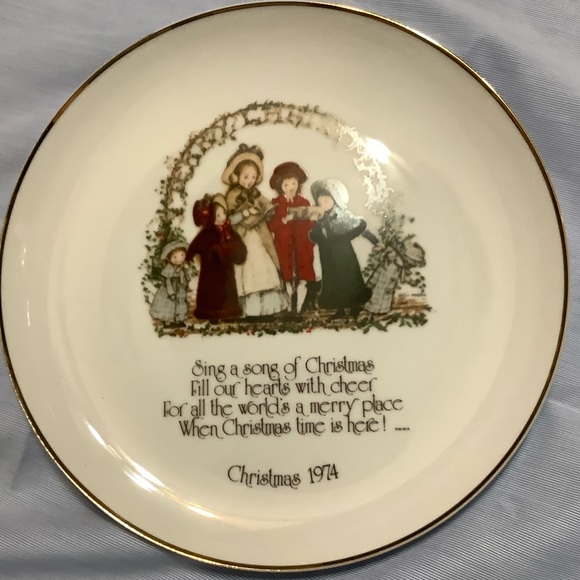Holly Hobby Commemorative Edition Plate 1974 - Picture 2 of 8